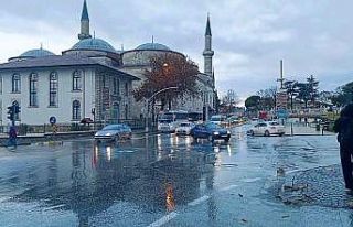 Şiddetli yağmur Edirne’de hayatı olumsuz etkiledi