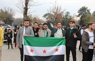 Siirt’teki Suriyeliler, Esed rejiminin düşüşünü...