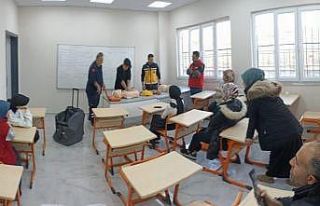 Sincik’te heimlich manevrası eğitimi verildi