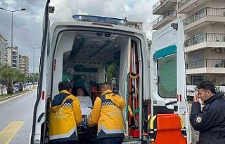 Sinir krizi geçiren kadın mahalleyi ayağa kaldırdı