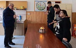 Sinop’ta Engelliler Günü için pasta kesildi