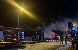 Sivas’ta devrilen elektrikli soba yangına neden...