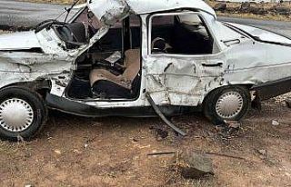 Siverek’te hafriyat kamyonu ile otomobil çarpıştı:...