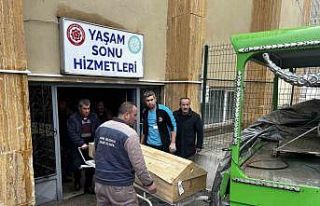 Soba yakarken eteği tutuşan kadının cenazesi yakınlarına...