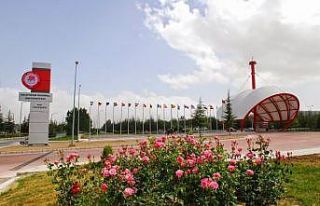 Süleyman Demirel Üniversitesi’nde kırılan plastik...