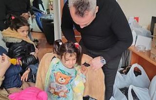 Sultangazi’de 250 çocuğu tepeden tırnağa giydirdiler