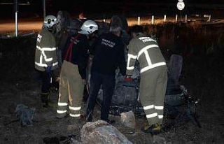 Takla atan otomobilin sürücüsü kaza sonrası ortadan...