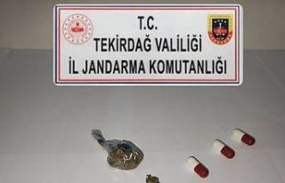 Tekirdağ’da uyuşturucu ve silah operasyonu: Esrar,...