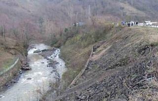 Trabzon’da otomobil dereye uçtu: 1 ölü