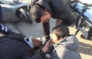 Tramvayın çarptığı mobilet sürücüsü oğlunu...