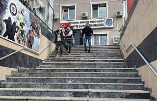 Tuzla’da otomobil çalan şüpheliler evden hırsızlık...
