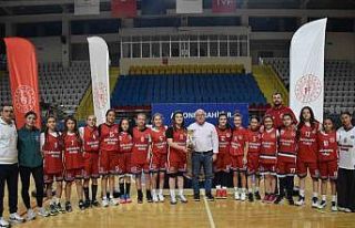 U-14 Kızlar Basketbol müsabakaları sona erdi