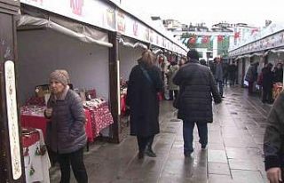 Üsküdar’da kadın el emeği ürünler yılbaşı...