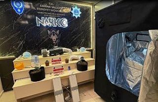 Uyuşturucu yetiştirmek için evine özel düzenek...