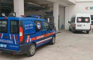 Vinçte kancası kopan beton blok can aldı