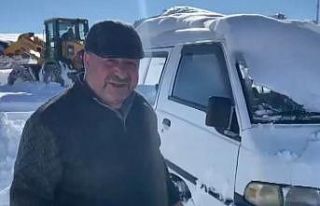 Yaylada karda mahsur kalan araç için belediye ekipleri...