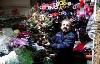 Yılbaşının yaklaşmasıyla kokina çiçeğine...