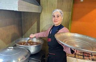 Yüksekova’da kadın eliyle yapılan yöresel yemekler...