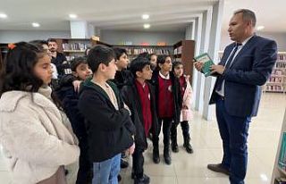 Yüksekova’da öğrencilere kütüphane tanıtımı...
