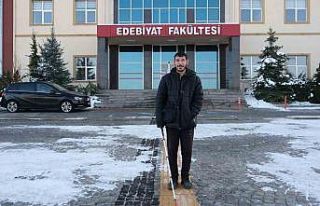 Yüzde 91 görme engelli Ahmet azmiyle herkese ilham...