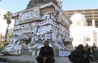 12 yıl sonra Suriye’ye dönen Mahmut, boya sandığıyla...