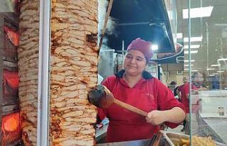 14 yaşında dönerci ustası oldu