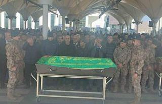 15 Temmuz şehidi polis Sezen’in annesi son yolculuğuna...