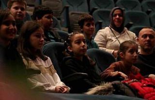 2025’in ilk sahnesi çocukların kahkahalarıyla...