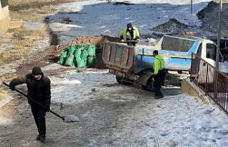 20 yaşındaki gencin ayağının kırıldığı yolda...
