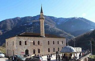 3 kuşaktır bu caminin imamları aynı aileden