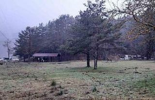 Abant Gölü’nde ziyaretçilere yağmur sürprizi