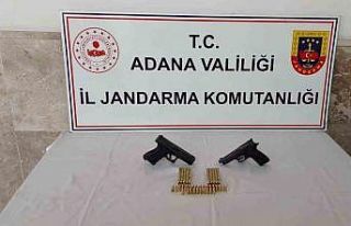 Adana’da gümrük kaçağı 70 cep telefonu ile...