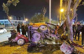 Adana’da ikiye bölünen otomobilde ölü sayısı...