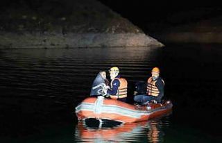 Adıyaman’da barajda alabora olan balıkçı teknesinden...