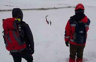 AFAD’dan 2 bin 225 rakımlı Kurubaş Geçidi’nde...