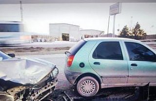 Afyonkarahisar’da zincirlerime trafik kazası 8...