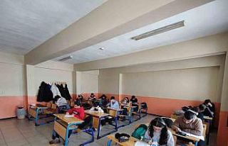 Ağrı’da üniversite hazırlık kampına öğrencilerden...