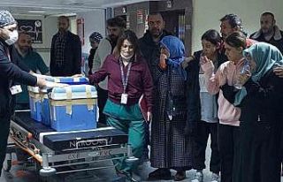 Ailesi kızlarının organlarını el sallayarak uğurladı