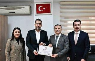 AK Parti Ankara İl Başkanı Özcan, mazbatasını...