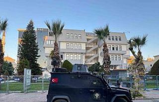 Akdeniz Belediyesinde kayyum göreve başladı