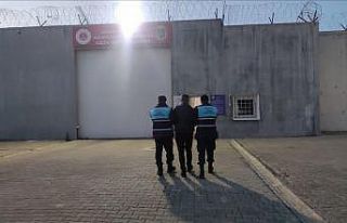 Akhisar’da 32 yıl hapis cezası bulunan firari...