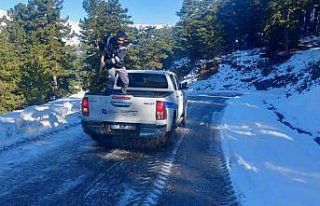 Alanya Taşatan yolunda tuzlama çalışması
