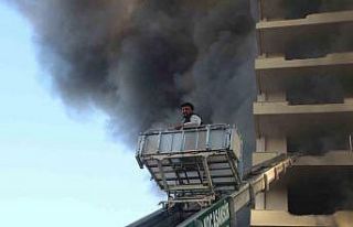 Alanya’da 12 katlı inşaattaki yangına 23 itfaiye...