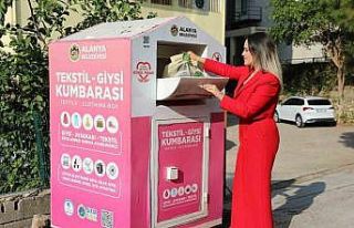 Alanya’da tekstil atıkları giysi kumbarasıyla...