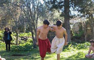 Alanya’nın geleneksel Yörük oyunu ’Aksır’...