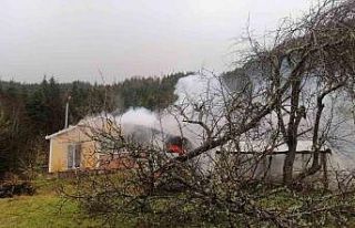 Alevlere teslim olan prefabrik ev kullanılamaz hale...