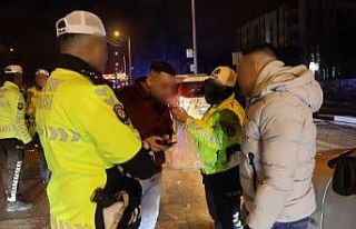 Alkollü sürücü ile yer değiştirdi, fark edip...