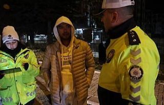 Alkollü sürücüden aracının plakasını soran...