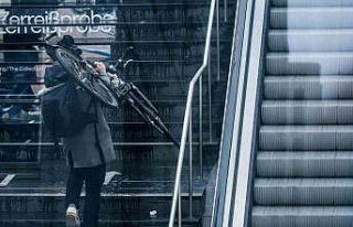 Almanya’da toplu taşıma çalışanları greve...