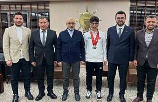 Altın madalya AK Parti’de